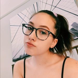 Meet your Posher, Lizzie